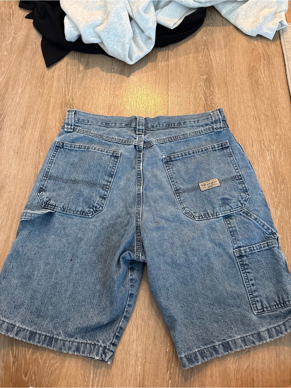 Wrangler Men’s Light Blue Denim Cargo Shorts